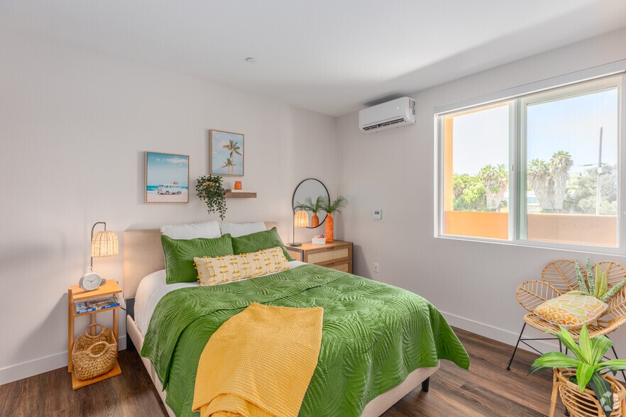 More Photos Of 1559 N Santa Fe Ave, Vista Apartments For Sale