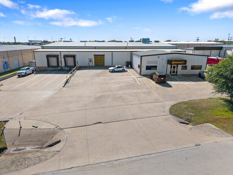 More Photos Of 1120 Commercial Blvd N, Arlington Warehouse For Sale
