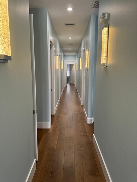 More Photos Of 5435 Park Central Ct, Naples Medical For Sale