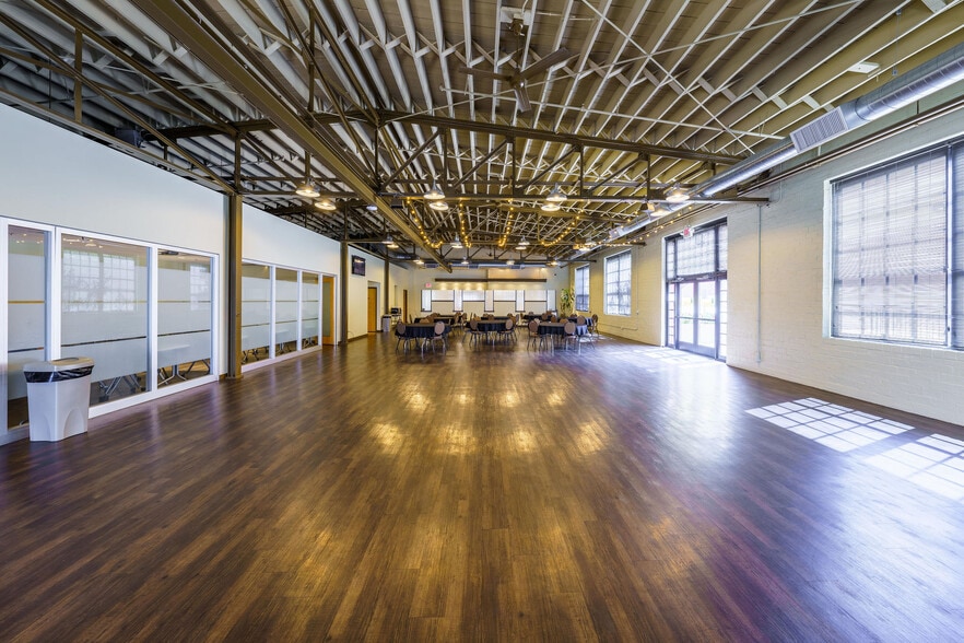 More Photos Of 345 Marshall Ave, Webster Groves Unknown For Lease