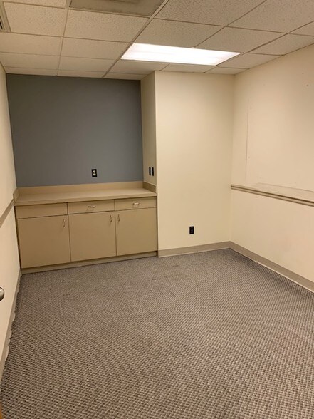 More Photos Of 1000 Executive Parkway Dr, Creve Coeur Office For Lease