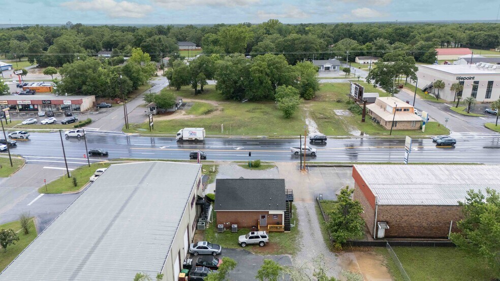 More Photos Of 537 S Ferdon Blvd, Crestview Office For Lease