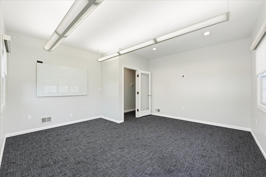 More Photos Of 96 Freneau Ave, Matawan Office For Sale