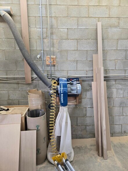 More Photos Of 9906-9924 Canoga Ave, Chatsworth Warehouse For Lease