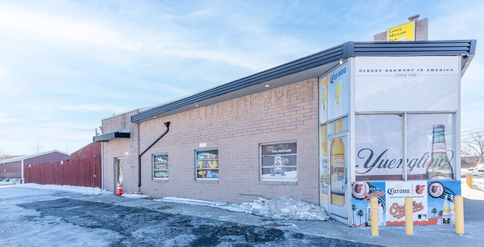 More Photos Of 2816 Old North Point Rd, Baltimore Bar For Sale