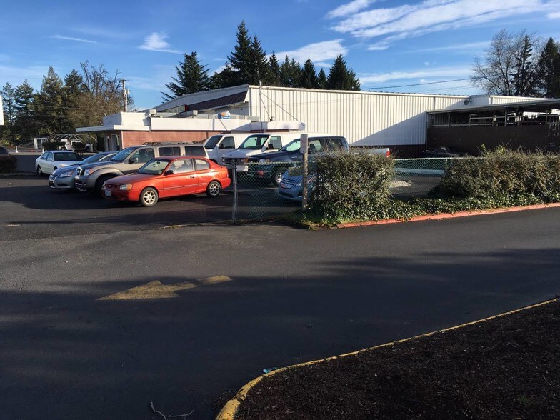 More Photos Of 10350 SW Canyon Rd, Beaverton Auto Dealership For Lease