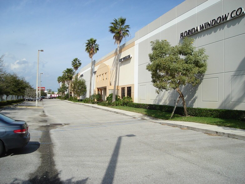 More Photos Of 3900 Fiscal Ct, Riviera Beach Warehouse For Lease
