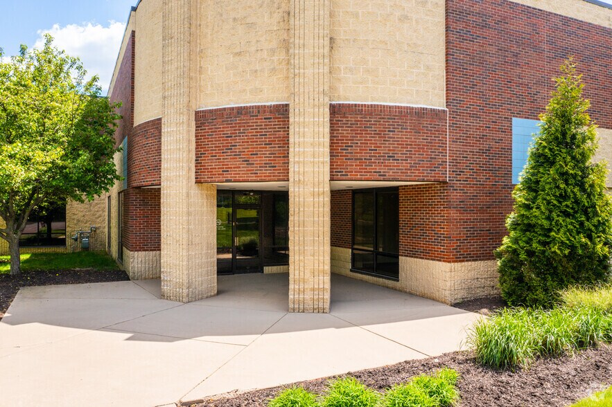 More Photos Of 767 Electronic Dr, Horsham Township Office For Lease