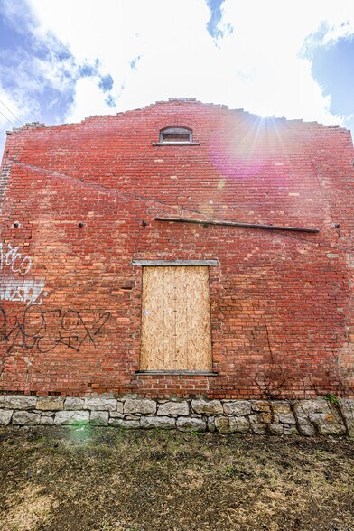 More Photos Of 357 Columbia St, Hudson Warehouse For Sale