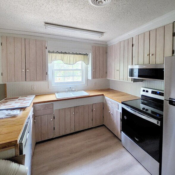 More Photos Of 1201 Crescent St, Summerton Apartments For Sale