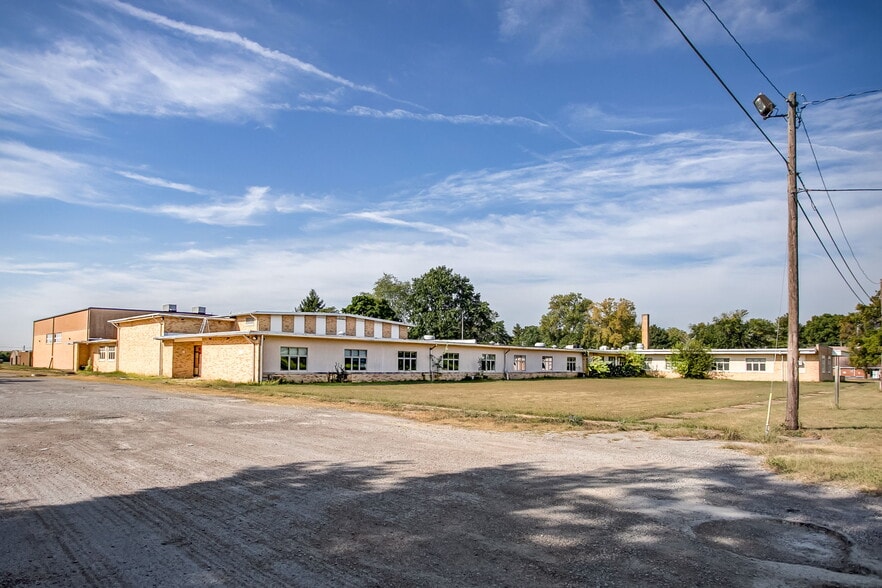 More Photos Of 1901 Mascoutah Ave, Belleville Schools For Sale