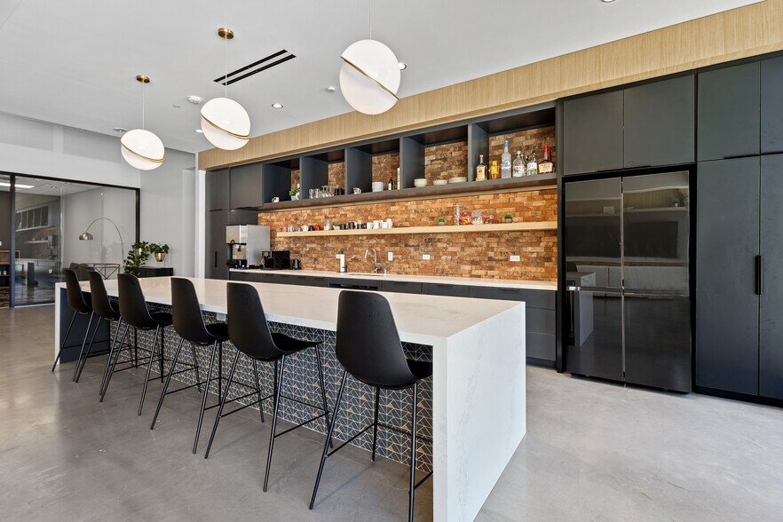 More Photos Of 8261 Belleview Dr, Plano Loft Creative Space For Lease