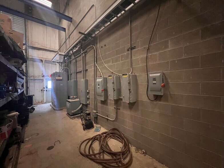 More Photos Of 3099 Piney Dam Rd, Clarion Warehouse For Sale