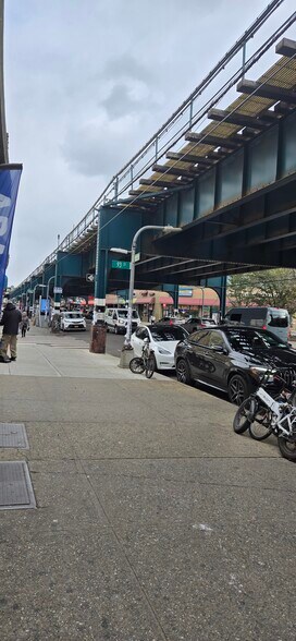 More Photos Of 9215 Roosevelt Ave, Jackson Heights Office For Lease