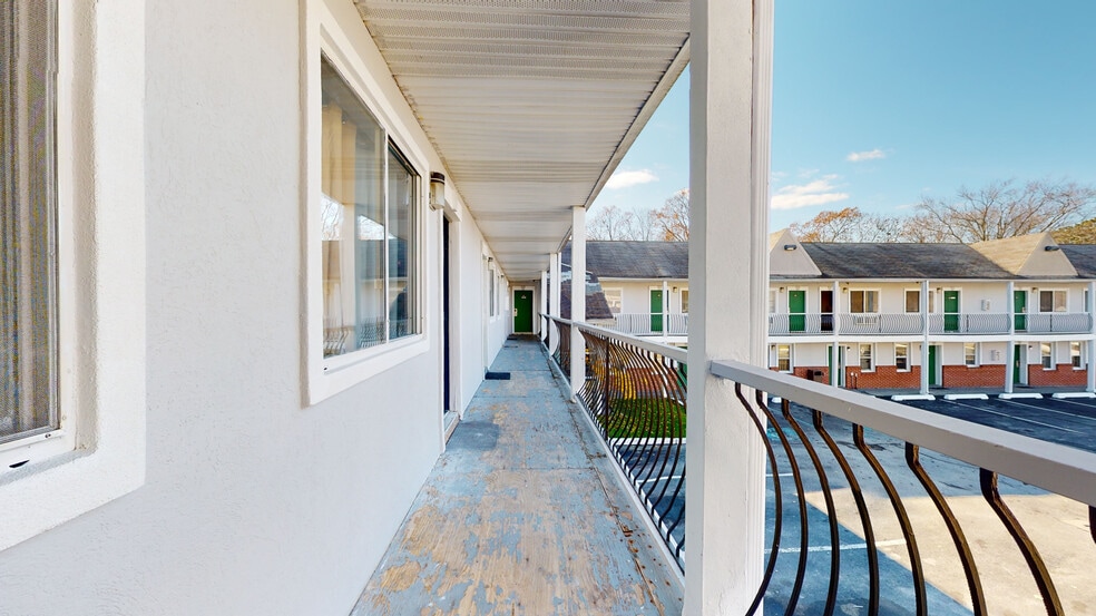 More Photos Of 930 White Horse Pike, Absecon Hotel For Sale