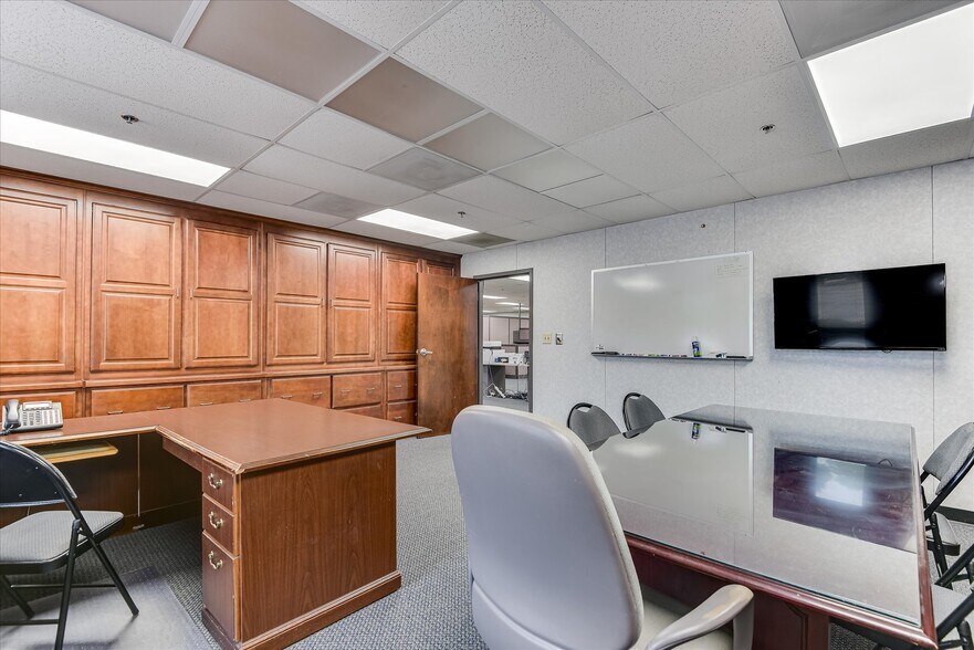 More Photos Of 1089 Augusta Rd, Warrenville Office For Lease