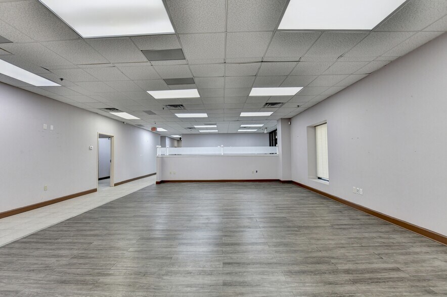 More Photos Of 1310 Capital Cir, Lawrenceville Warehouse For Sale