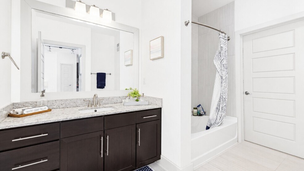 More Photos Of 660 Yorktown St, Dallas Apartments For Sale