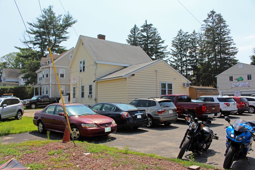 More Photos Of 5 Mill St N, Marlborough Storefront Retail Office For Lease