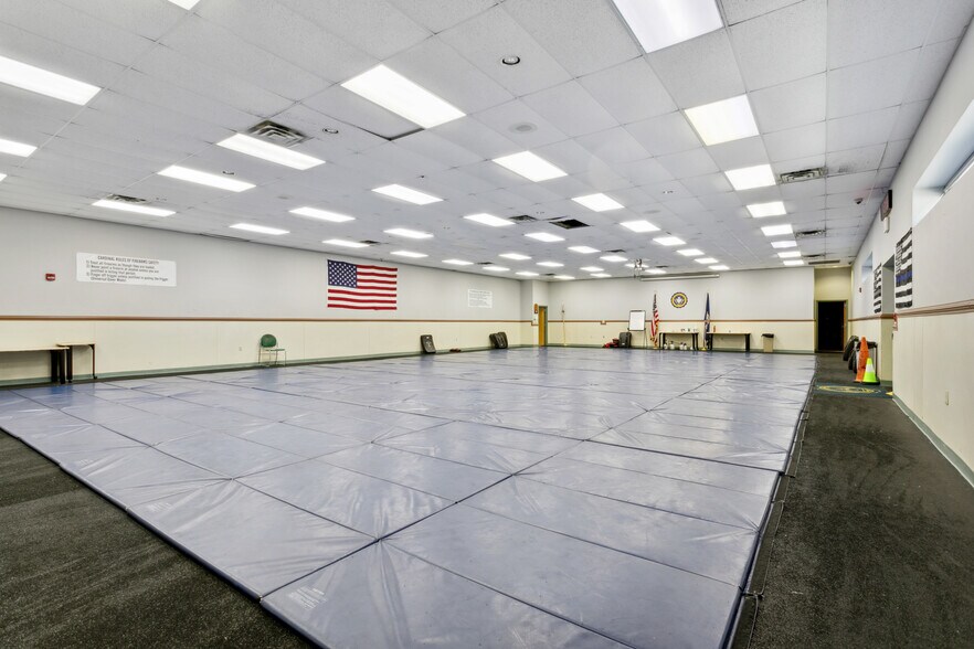 More Photos Of 805 City Center Blvd, Newport News Research And Development For Sale