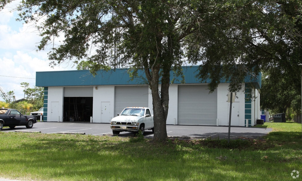 More Photos Of 10931 K Nine Dr, Bonita Springs Warehouse For Lease