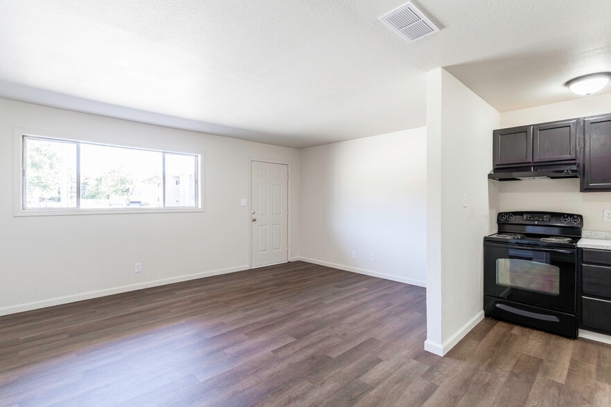 More Photos Of 205 W Moultrie Dr, Blytheville Apartments For Sale