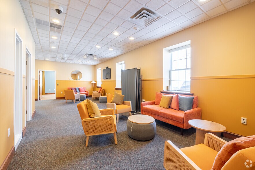 More Photos Of 744 E Squantum St, Quincy Medical For Lease