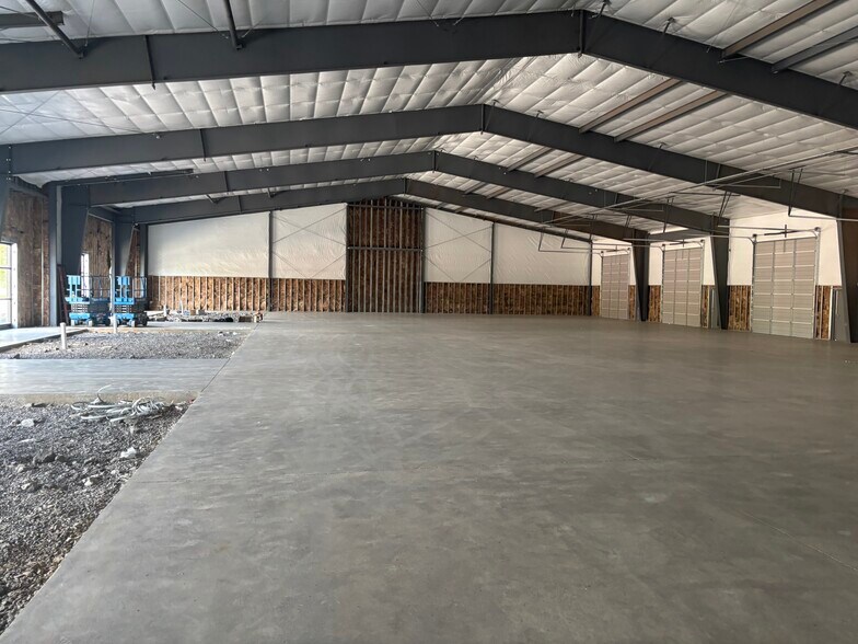 More Photos Of 1925 Business Campus Dr, Murfreesboro Service For Lease