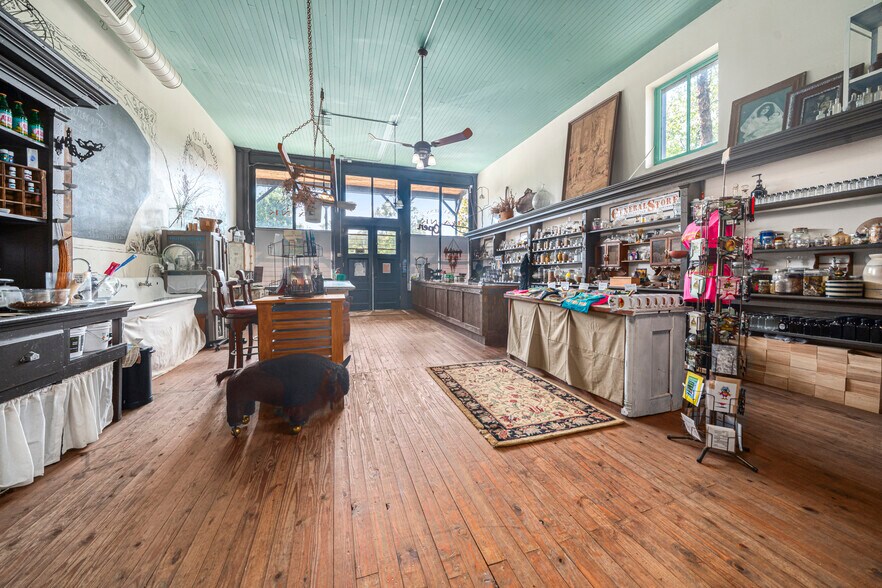 More Photos Of 411 E Front Ave, Chester Hospitality For Sale