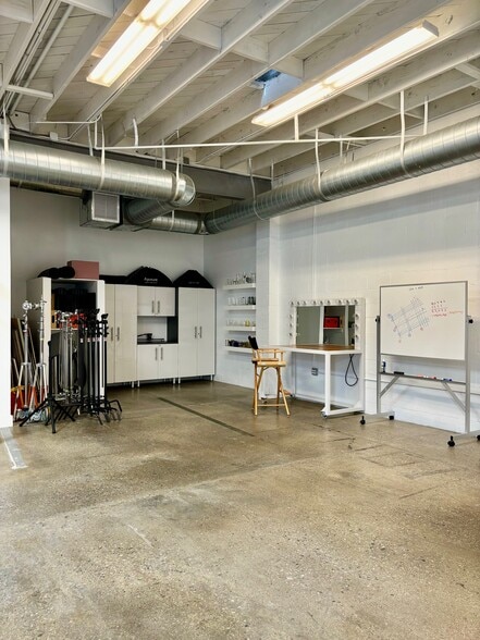More Photos Of 2228 Barry Ave, Los Angeles Warehouse For Lease