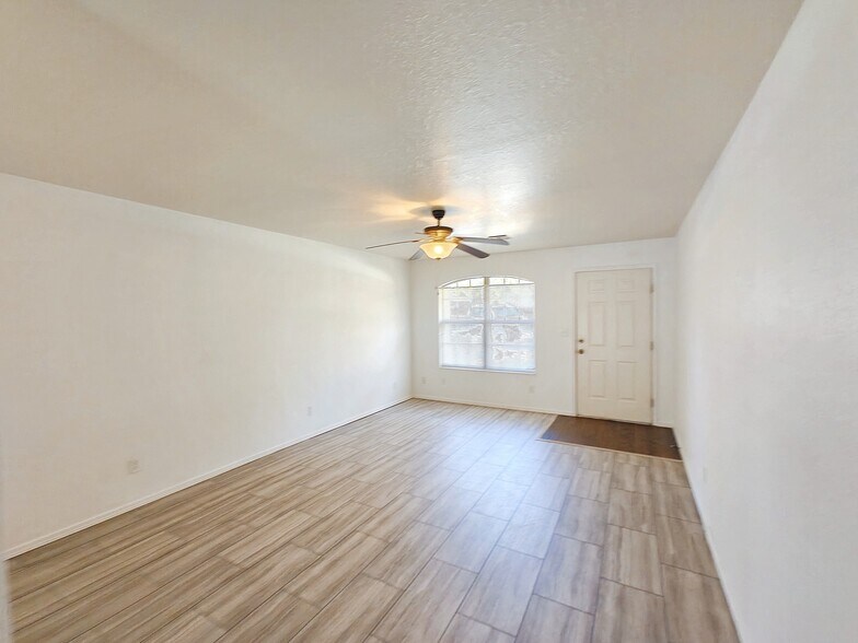 More Photos Of 1133 W 4th St, Tahlequah Apartments For Sale