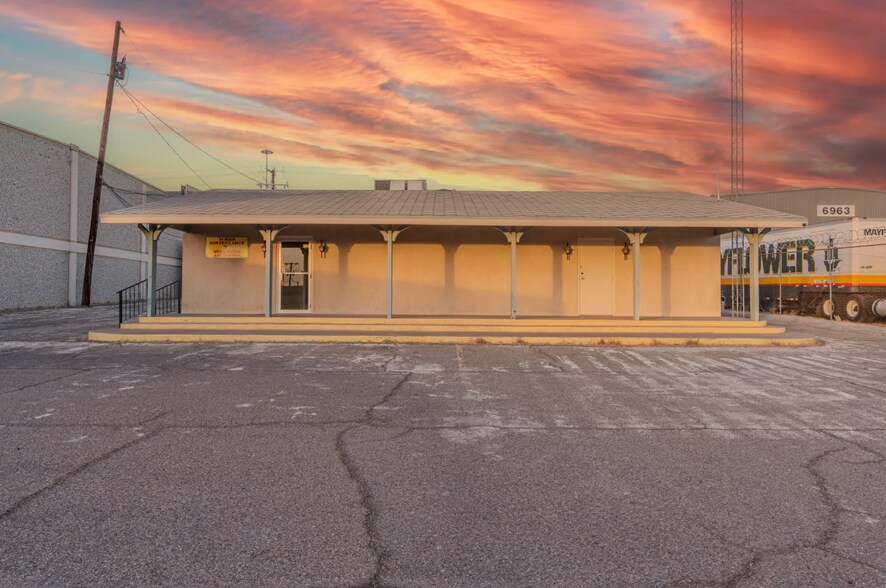 More Photos Of 6941 Commerce Ave, El Paso Warehouse For Sale