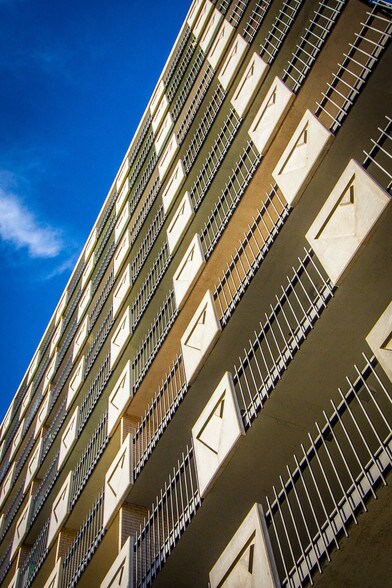 More Photos Of 411 Lakewood Cir, Colorado Springs Hotel For Sale