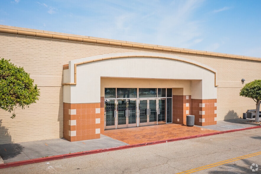More Photos Of 21712 Hawthorne Blvd, Torrance General Retail For Lease