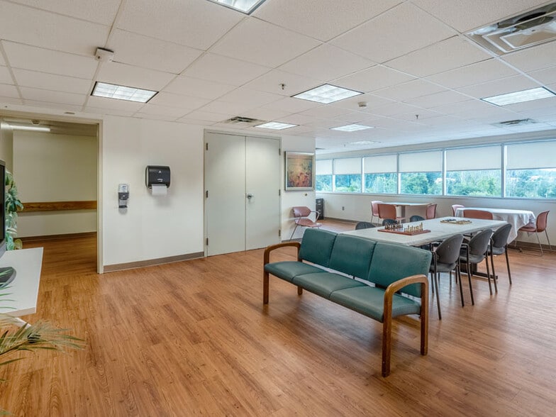 More Photos Of 116 Eddie Dowling Hwy, North Smithfield Hospital For Sale
