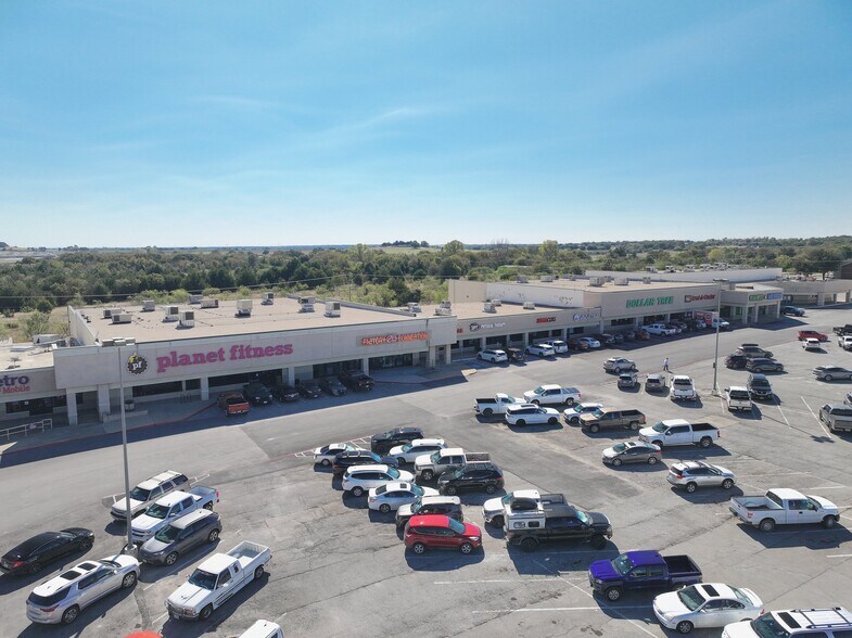 More Photos Of 2900 W Washington St, Stephenville Unknown For Lease