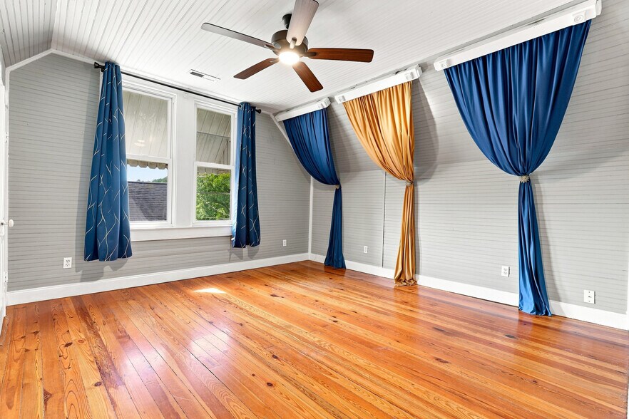 More Photos Of 339 W Main St, Easley Office For Sale