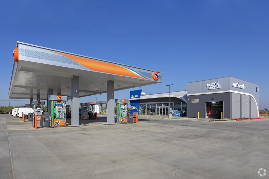 Primary Photo Of 6422 Betty Dr, Visalia Convenience Store For Sale