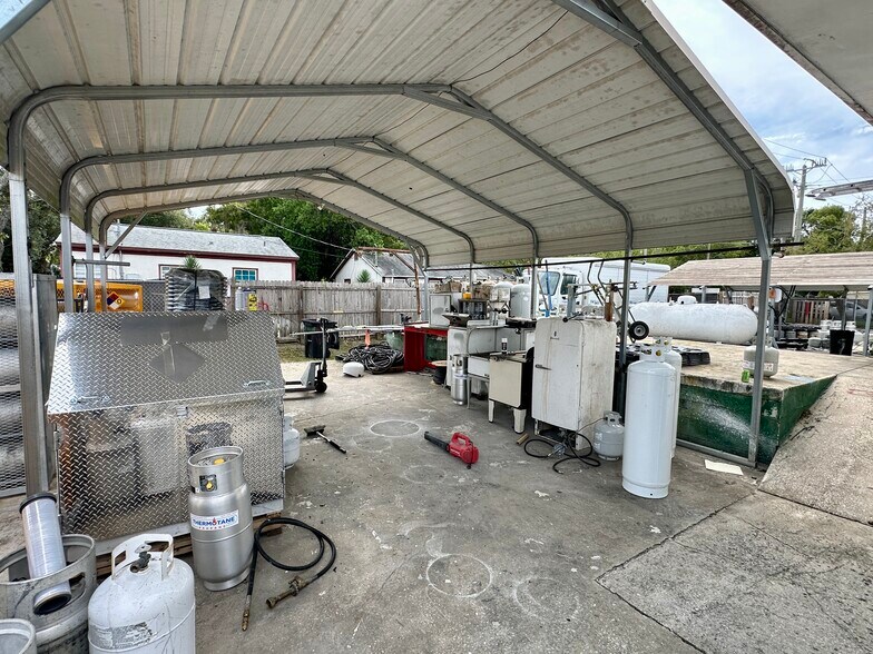 More Photos Of 414 W 9th St, Sanford Office For Sale