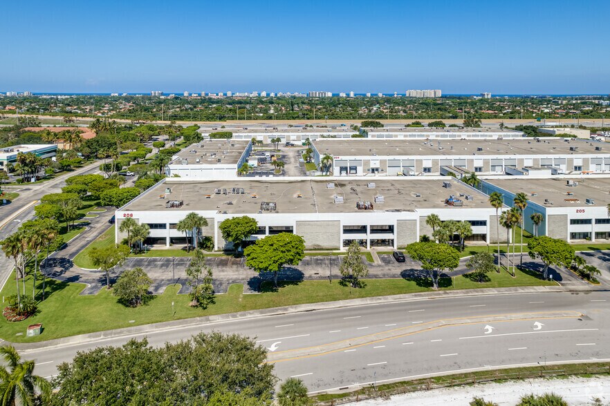 More Photos Of 7640-7696 NW 6th Ave, Boca Raton Unknown For Lease