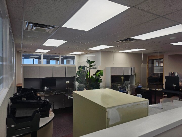 More Photos Of 879 Victoria St, Prince George Office For Sale