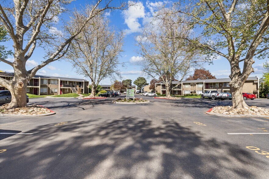 More Photos Of 5713 Garrett St, Boise Apartments For Sale