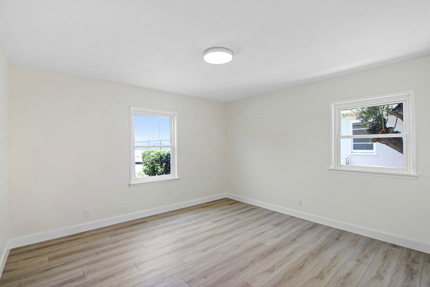 More Photos Of 3879 Dykes Ln, Riverside Apartments For Sale