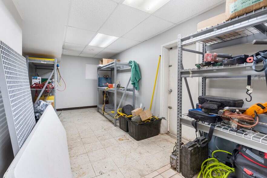 More Photos Of 2752 E Kearney St, Springfield Freestanding For Sale