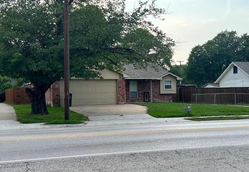 More Photos Of 808 N Goliad St, Rockwall Office Residential For Sale