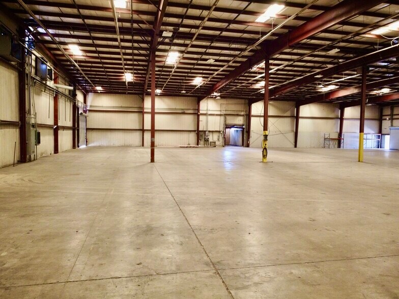 More Photos Of 490 Sibley Ave, Union Point Warehouse For Sale