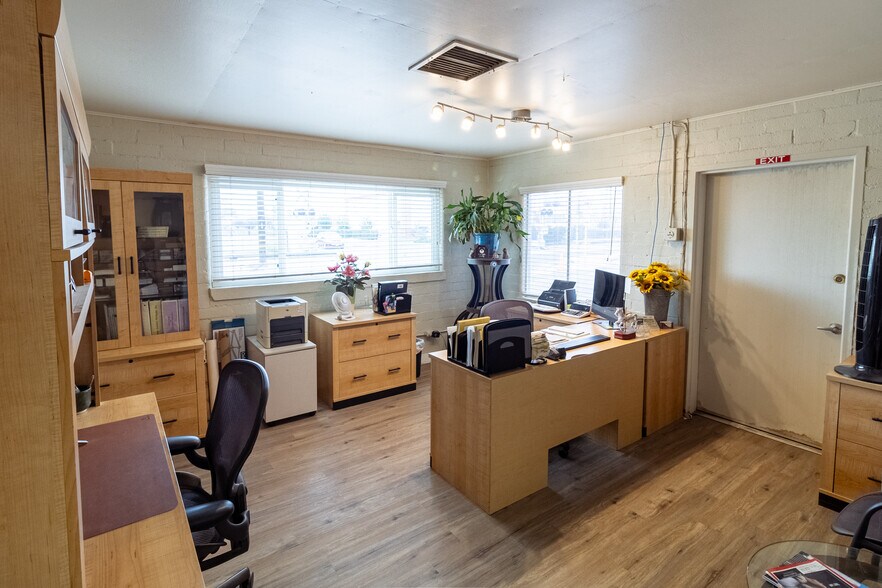 More Photos Of 201 S Pine St, Madera Office For Sale