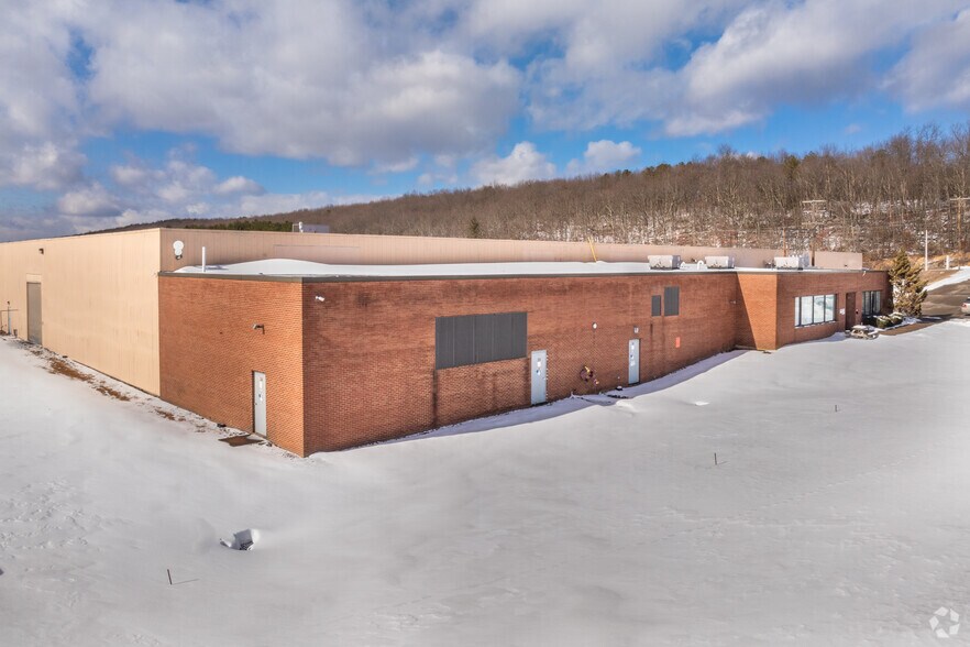 More Photos Of 10 Schultz Drive, Delano Warehouse For Lease