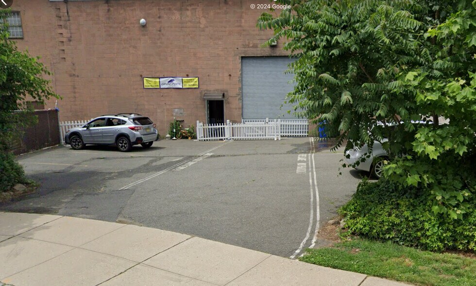 More Photos Of 75-77 Paterson Ave, Wallington Warehouse For Lease