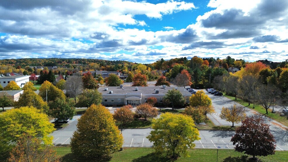 More Photos Of 5 Mollison Way, Lewiston Office For Lease